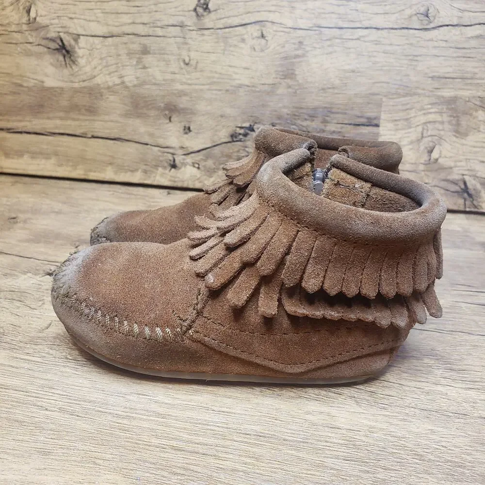 Minnetonka brown leather double fringe ankle bootie sz 5